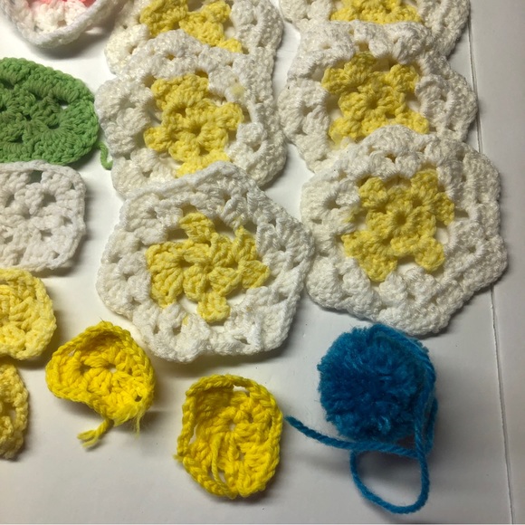 Lot of Random Crochet Pieces Butterfly Pom Pom Grannycore - Picture 5 of 5